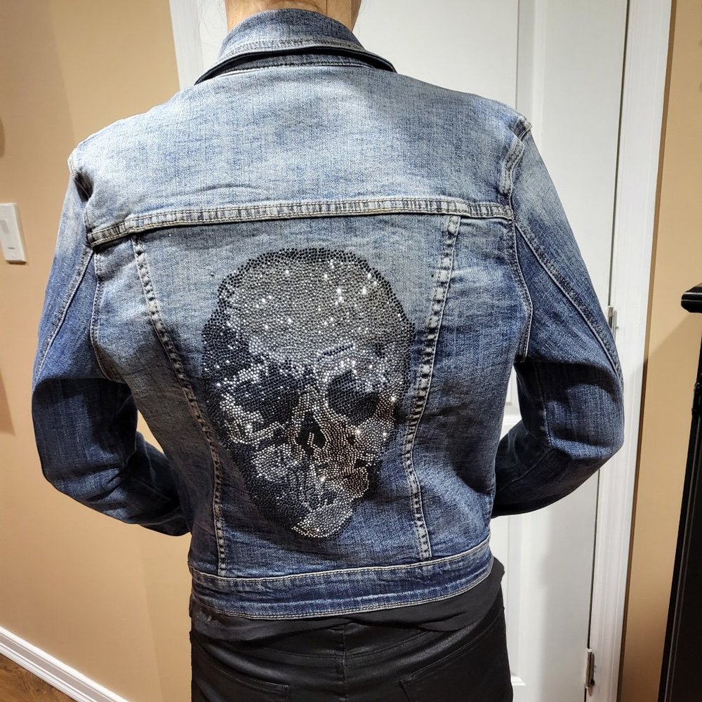Skull Rhinestone Jean Jacket Water Denim Collection Size L NWT